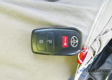 2023 Toyota Corolla Cross Le z USA, uszkodzony, nr VIN 7MUCAAAG4PV048822